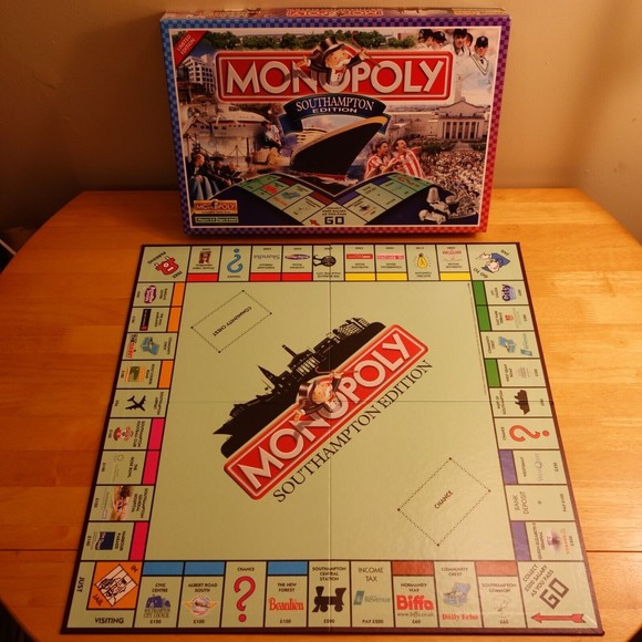 Monopoly Southampton Edition Board Game 2004 Rare Edition COMPLETE - Picture 2 of 16